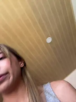 Ameellie online show from 12-14-24, 03:58