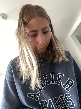 Ameellie online show from 06-24-26, 03:33