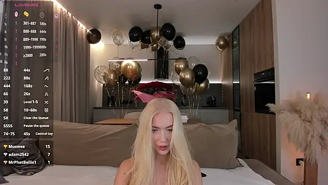 Snapshot of eva_m1racle_ chatting on 10-22-25, 08:41 eva m1racle online show from 10-22-25, 08:41