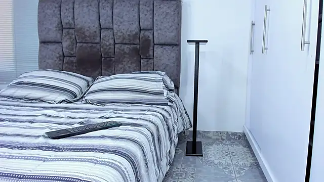 Snapshot of Zack_Froone chatting on 10-09-25, 02:37 Zack Froone online show from 10-09-25, 02:37