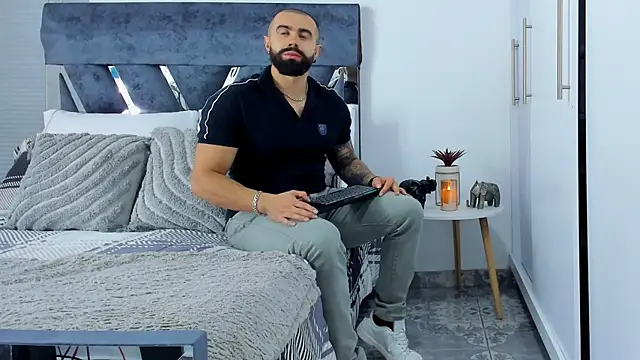 Zack Froone online show from 11-24-25, 03:01