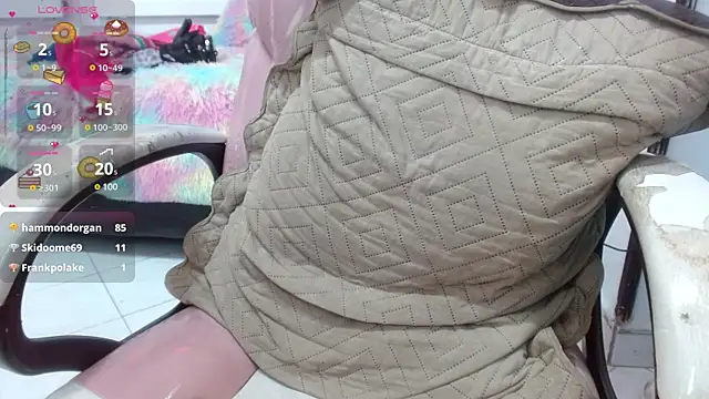 Snapshot of alegriamartinez chatting on 01-27-25, 04:11 alegriamartinez online show from 01-27-25, 04:11