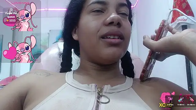 Snapshot of alegriamartinez chatting on 09-10-25, 01:44 alegriamartinez online show from 09-10-25, 01:44