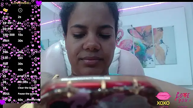 Snapshot of alegriamartinez chatting on 10-15-25, 07:14 alegriamartinez online show from 10-15-25, 07:14