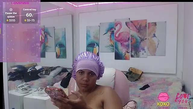 Snapshot of alegriamartinez chatting on 10-23-25, 07:12 alegriamartinez online show from 10-23-25, 07:12