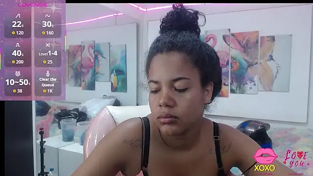 Snapshot of alegriamartinez chatting on 10-27-25, 06:56 alegriamartinez online show from 10-27-25, 06:56