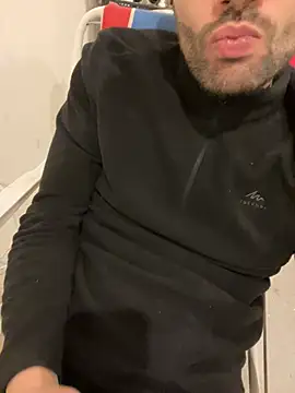 Snapshot of athenphysics chatting on 01-07-25, 07:38 athenphysics online show from 01-07-25, 07:38