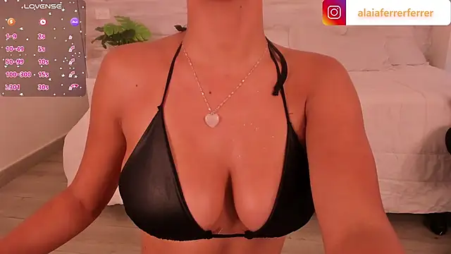 Alaia Ferrer  online show from 02-03-25, 08:03