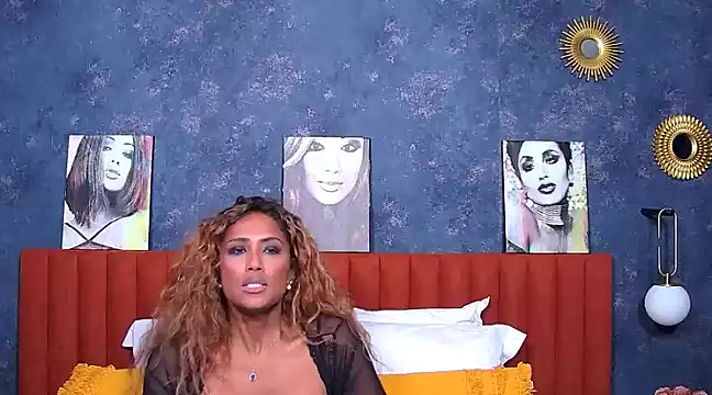 Snapshot of ShanialaFrancaise chatting on 02-19-25, 07:16 ShanialaFrancaise online show from 02-19-25, 07:16