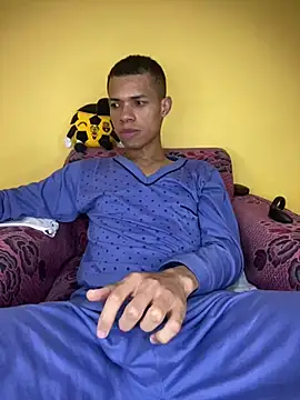 MoiseXxx 777 online show from 01-04-25, 07:03