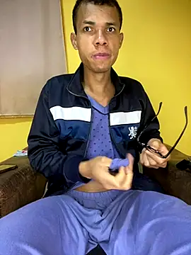 MoiseXxx 777 online show from 09-18-25, 07:21