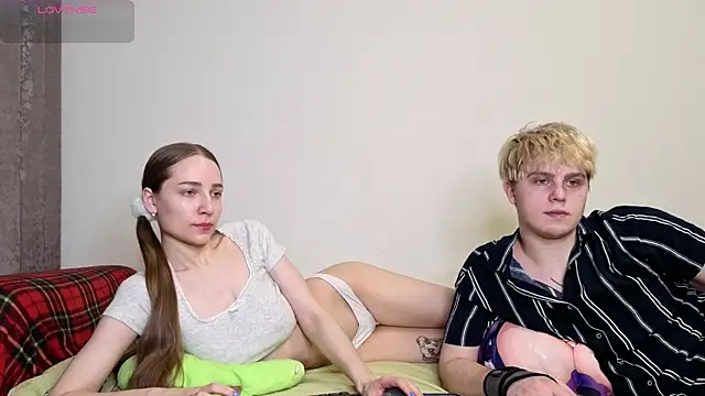 Emily and Ilumi online show from 02-15-26, 05:31