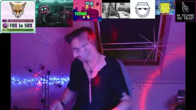 Snapshot of RevilO1180 chatting on 01-09-26, 11:28 RevilO1180 online show from 01-09-26, 11:28