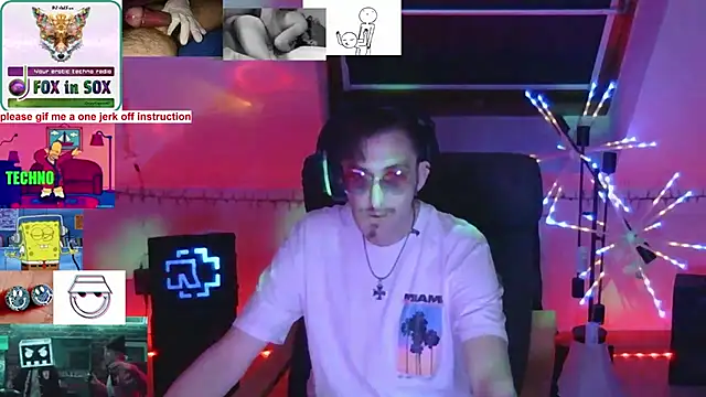 Snapshot of RevilO1180 chatting on 01-15-26, 04:28 RevilO1180 online show from 01-15-26, 04:28