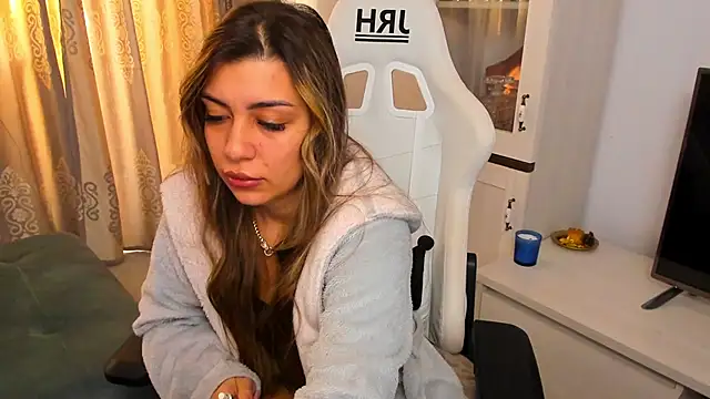 Snapshot of EveEvian chatting on 01-19-25, 09:11 EveEvian online show from 01-19-25, 09:11