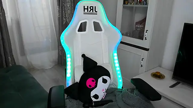 Snapshot of EveEvian chatting on 02-02-25, 02:45 EveEvian online show from 02-02-25, 02:45