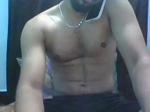 Snapshot of 8inchlegendbro chatting on 07-26-26, 11:28 8inchlegendbro online show from 07-26-26, 11:28