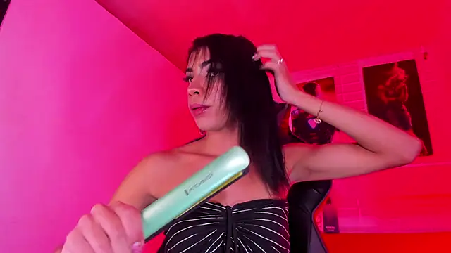 Alahia Rodriguez online show from 02-18-25, 03:32