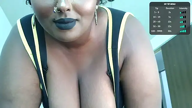 Snapshot of SiminFox chatting on 06-21-26, 05:37 SiminFox online show from 06-21-26, 05:37