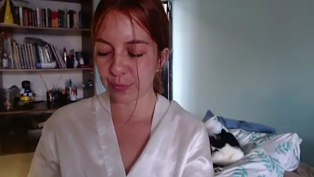 Snapshot of violetapeter_1 chatting on 05-12-26, 09:23 violetapeter 1 online show from 05-12-26, 09:23