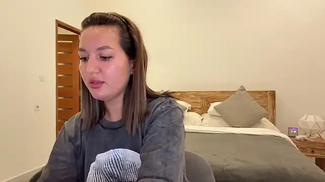 Snapshot of Nelly_Fischer chatting on 09-16-25, 10:16 Nelly Fischer online show from 09-16-25, 10:16