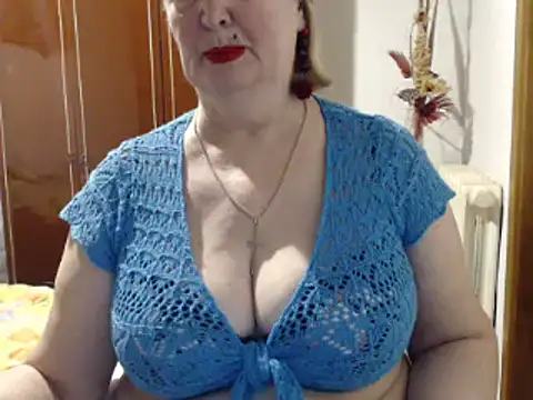 Snapshot of Secretfox chatting on 02-24-25, 03:20 Secretfox online show from 02-24-25, 03:20
