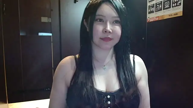 Snapshot of NATINATU252525 chatting on 06-14-26, 01:02 NATINATU252525 online show from 06-14-26, 01:02