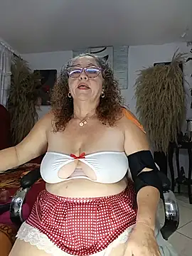 Snapshot of evelin_hott chatting on 05-29-26, 01:58 evelin hott online show from 05-29-26, 01:58