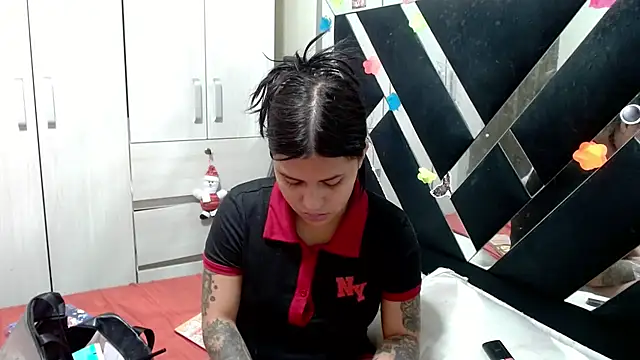 Snapshot of katery_wok11 chatting on 05-15-26, 01:56 katery wok11 online show from 05-15-26, 01:56