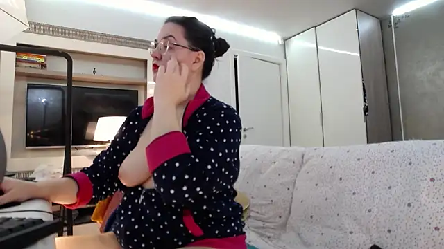 ILoveToFeelU online show from 06-18-26, 02:12