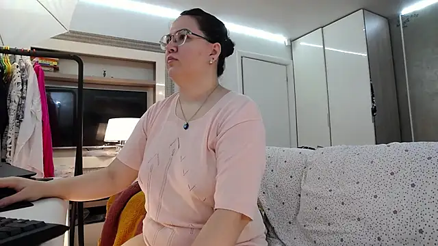 ILoveToFeelU online show from 06-22-26, 02:02