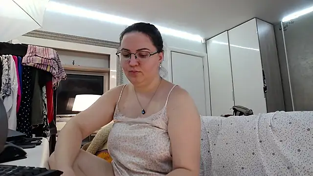 ILoveToFeelU online show from 06-24-26, 09:03