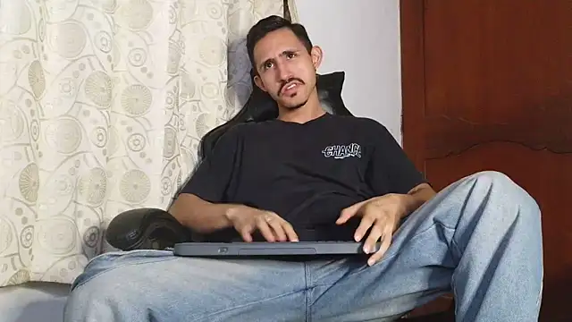 HomeAloneK online show from 06-05-26, 08:14