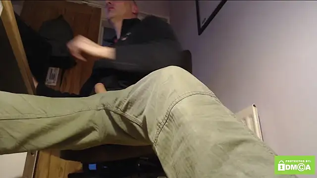 Snapshot of eatmycum4you_1baller chatting on 02-19-26, 04:58 eatmycum4you 1baller online show from 02-19-26, 04:58