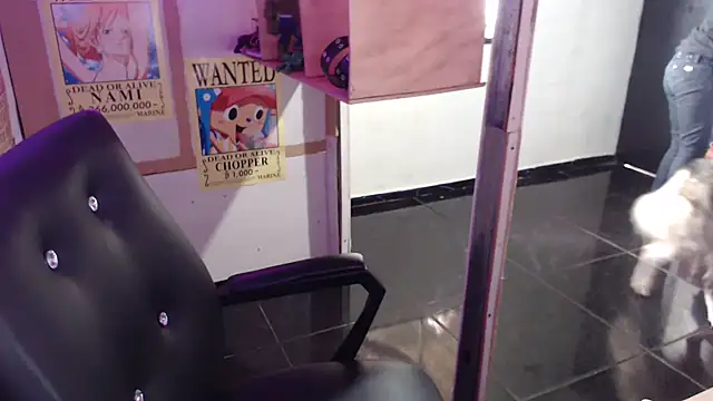 Snapshot of Paulita_x3 chatting on 02-27-25, 02:43 Paulita x3 online show from 02-27-25, 02:43