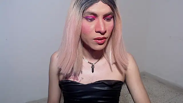 HugeDanex online show from 11-25-25, 04:12