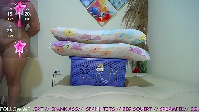 vegalaura   online show from 02-13-25, 01:29