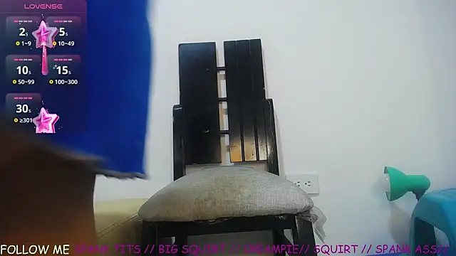 vegalaura   online show from 06-17-26, 11:49