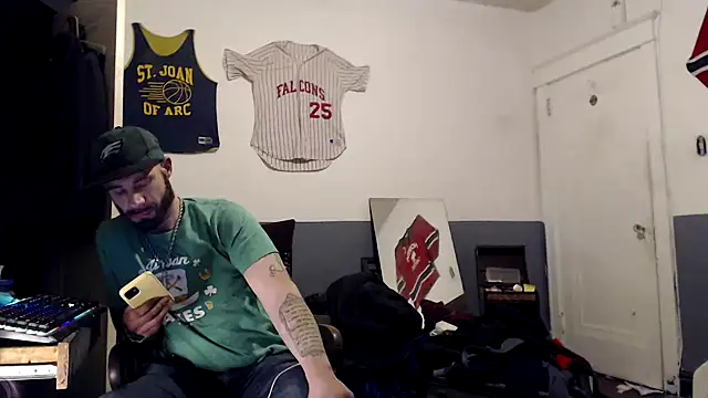 Snapshot of sledge901 chatting on 01-31-25, 05:51 sledge901 online show from 01-31-25, 05:51