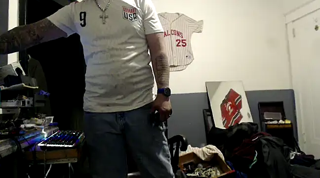 Snapshot of sledge901 chatting on 02-02-25, 09:40 sledge901 online show from 02-02-25, 09:40