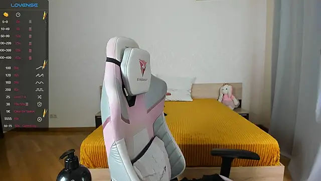 Cowell Adelina online show from 10-31-25, 08:37