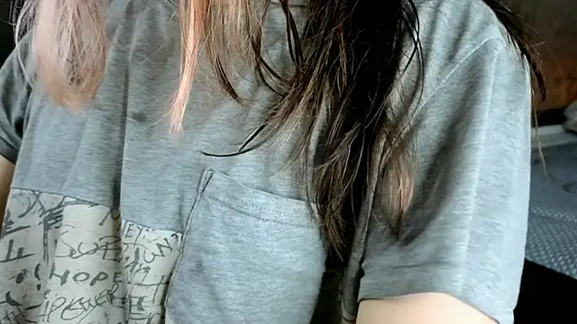 Snapshot of Feniix__ chatting on 06-13-26, 06:11 Feniix online show from 06-13-26, 06:11