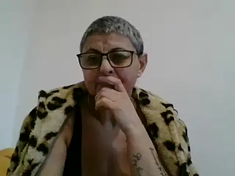 roseblak42 online show from 02-10-25, 03:10