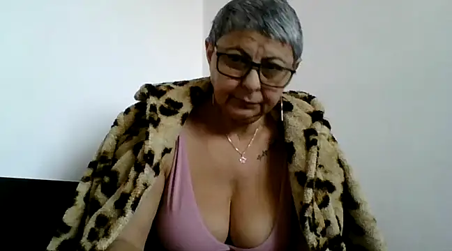 roseblak42 online show from 02-26-25, 01:52