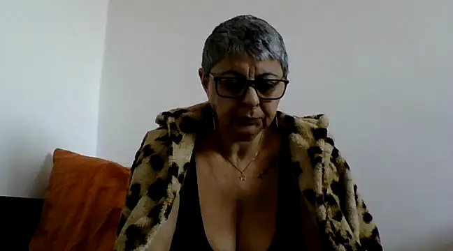 roseblak42 online show from 03-05-25, 10:55