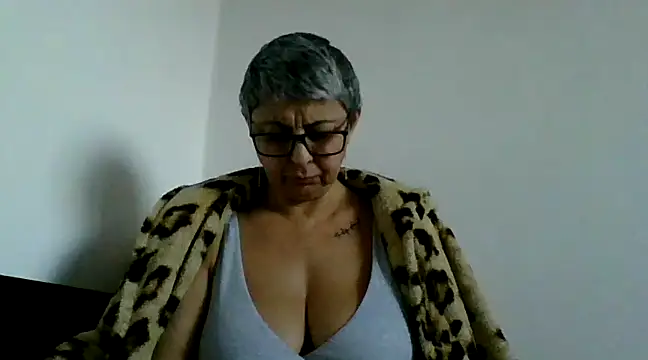 roseblak42 online show from 03-09-25, 03:27