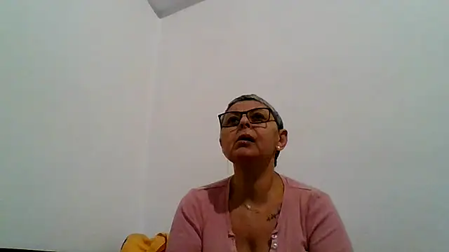 roseblak42 online show from 12-22-25, 03:31