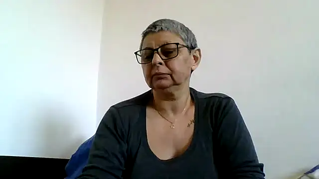 roseblak42 online show from 05-02-26, 04:01