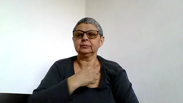 roseblak42 online show from 05-03-26, 11:49