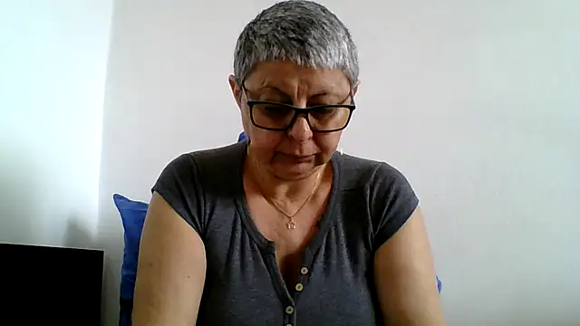 roseblak42 online show from 05-08-26, 10:31
